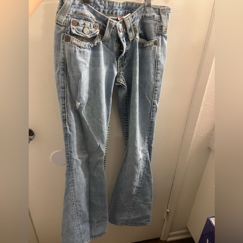 Awesome style True Religion flare jeans 🔥🌹💥